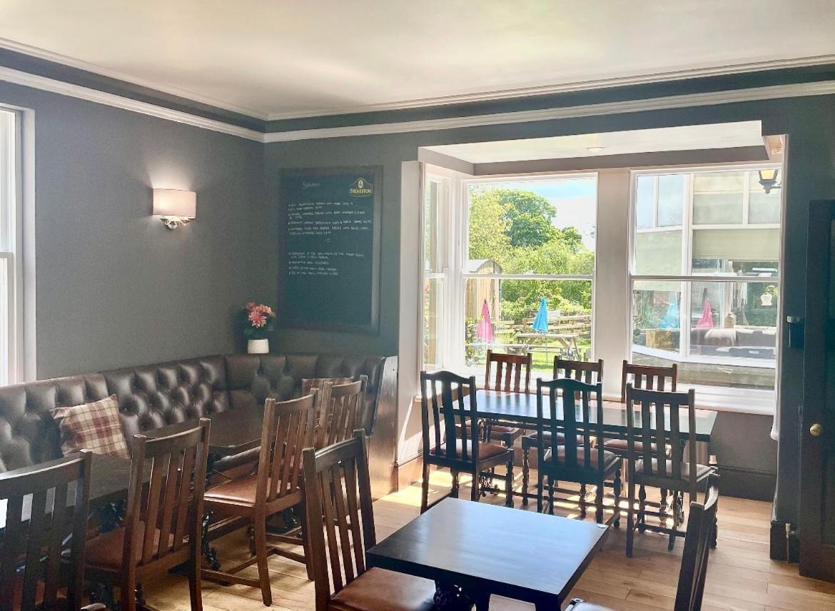 The Fylingdales Inn Robin Hood's Bay Extérieur photo