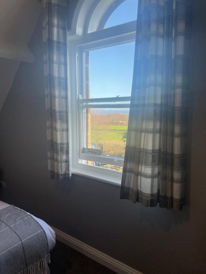 The Fylingdales Inn Robin Hood's Bay Extérieur photo
