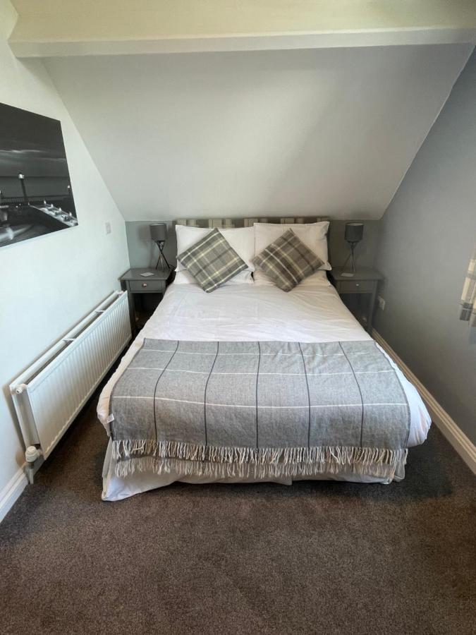 The Fylingdales Inn Robin Hood's Bay Extérieur photo