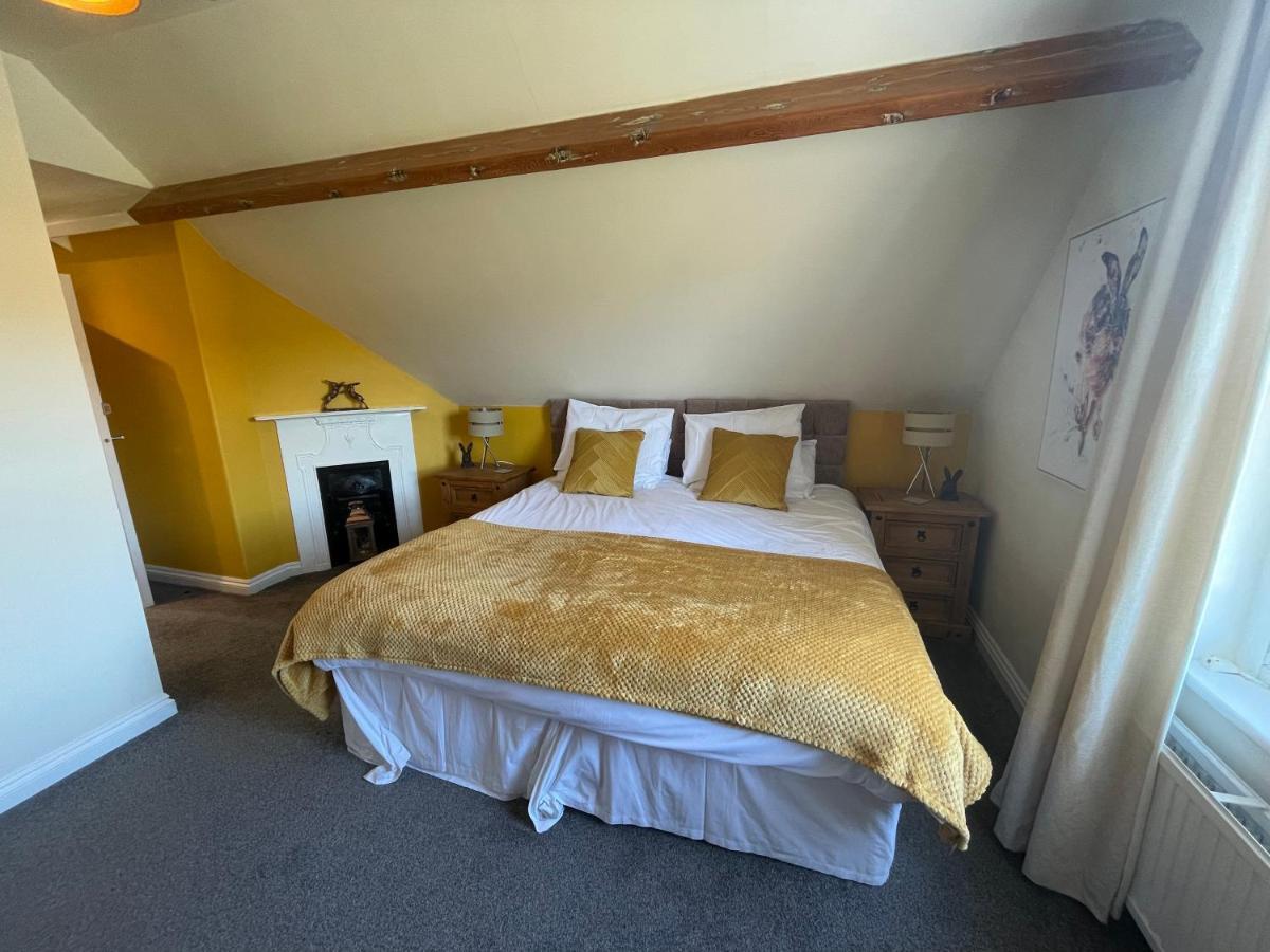 The Fylingdales Inn Robin Hood's Bay Extérieur photo