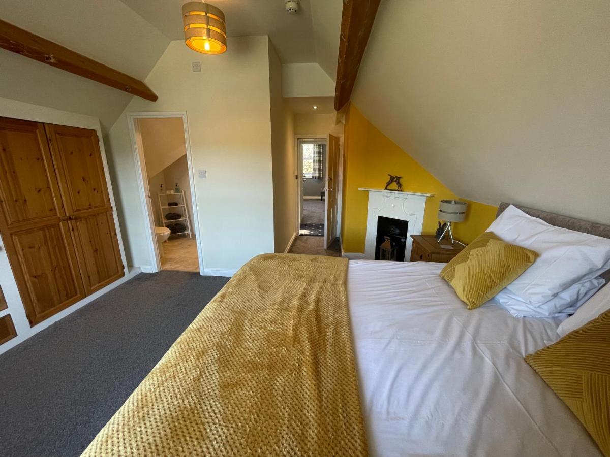 The Fylingdales Inn Robin Hood's Bay Extérieur photo