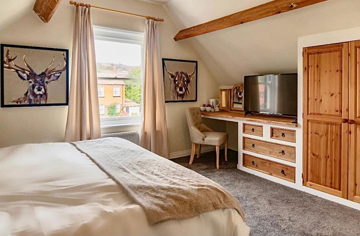 The Fylingdales Inn Robin Hood's Bay Extérieur photo